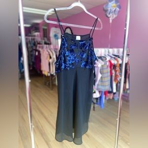 Slip dress with velvet details